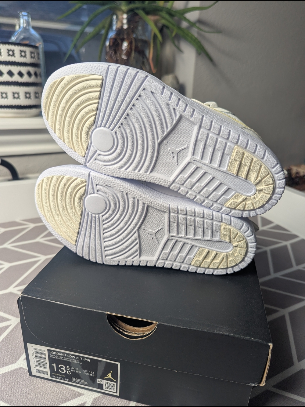 Jordan Kids Low-Top Sneakers in Cream with Yellow Swoosh - Picture 5 of 6